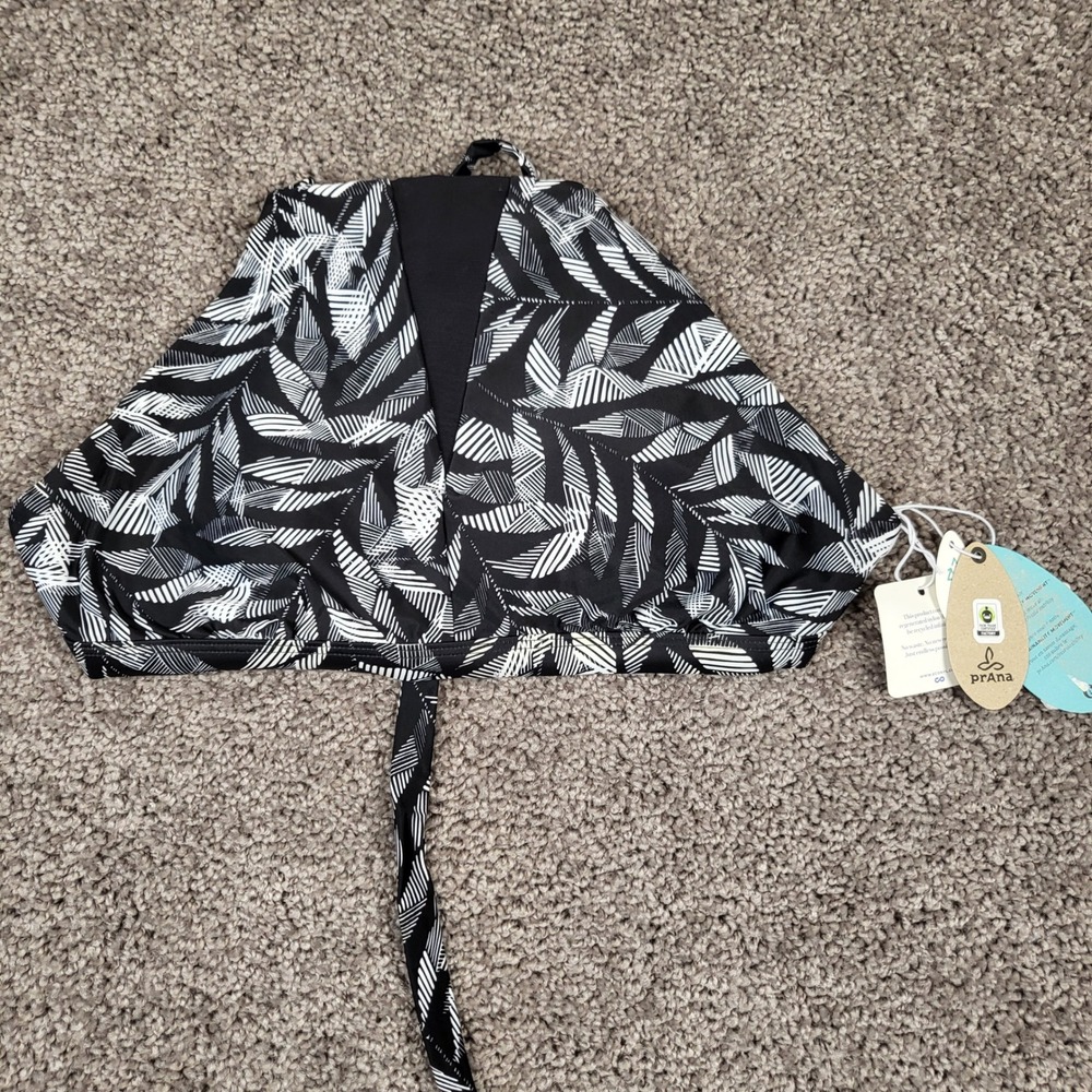 Prana Regan Top Women Medium Black Spring Palm NWT High Neck UPF 50+ W11212423